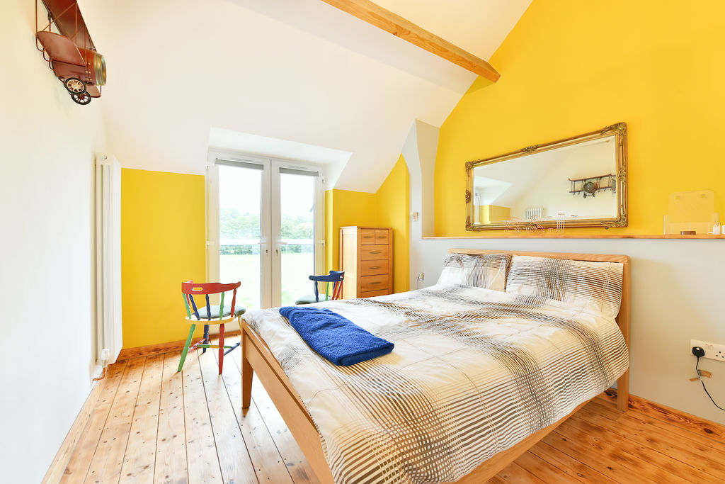 Bedroom- click for photo gallery